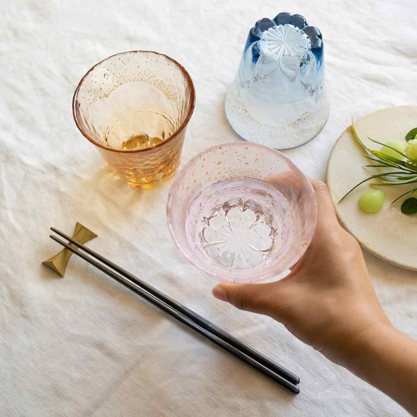 toyo sasaki, Gold-colored glass with gold foil and cherry blossom-shaped bottom